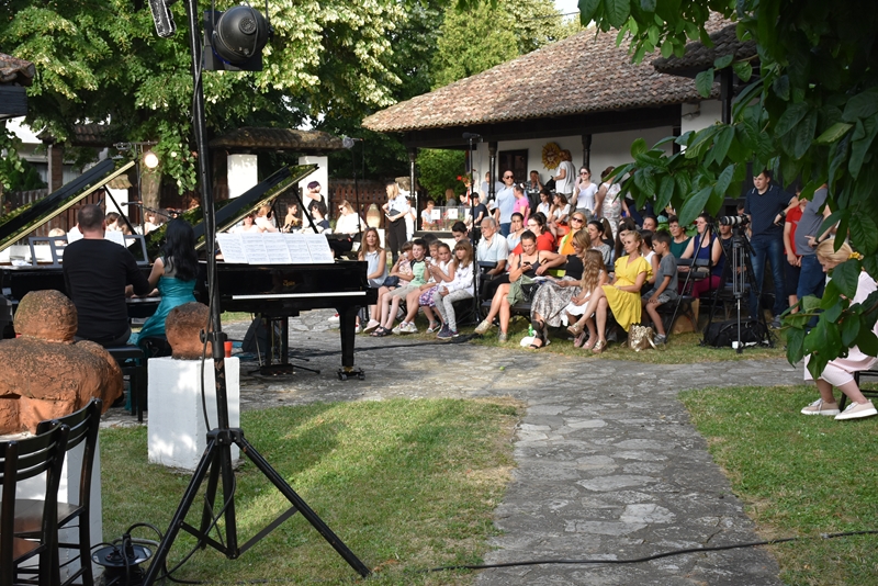 „Музика за понети“ из баште Ранчићеве куће